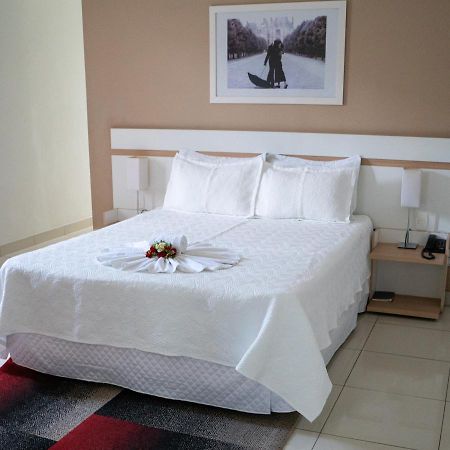 Monza Comfort Hotel จูเอามงเลวาจิ ภายนอก รูปภาพ